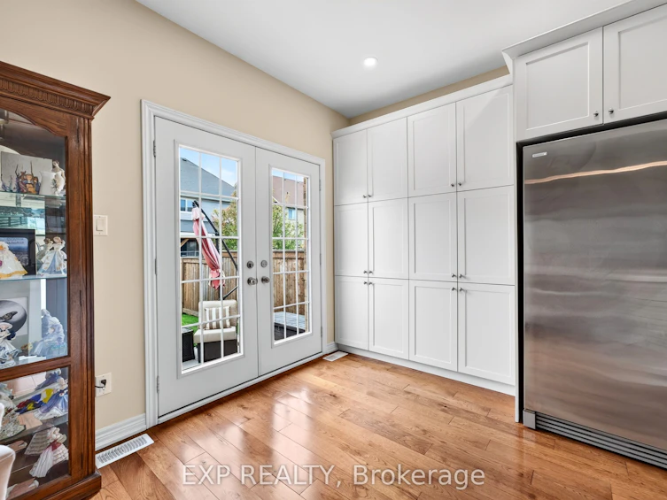 17 Wyndham Circle, Georgina, ON, L0E 1R0 - 19