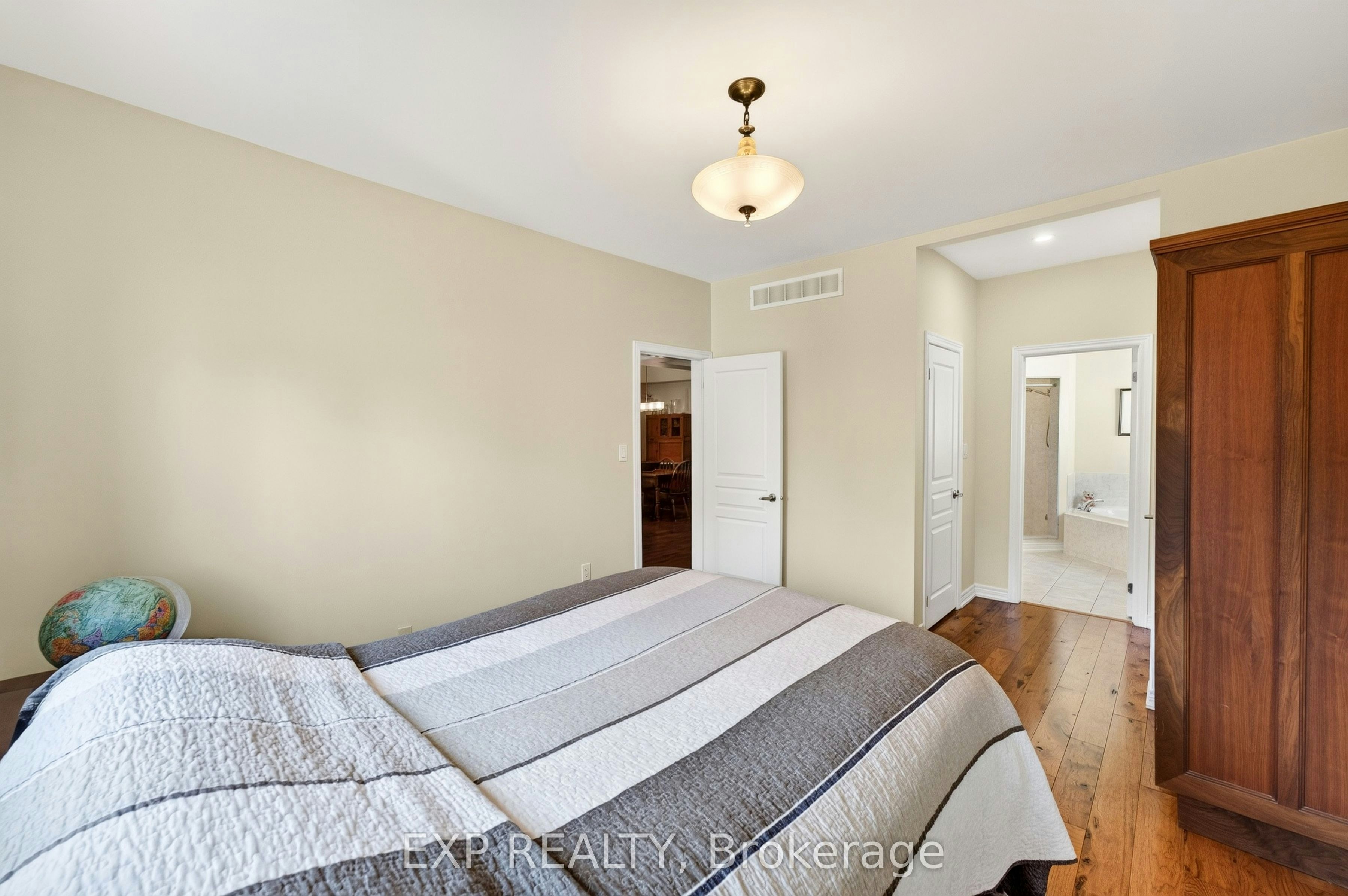 17 Wyndham Circle, Georgina, ON, L0E 1R0 - 21