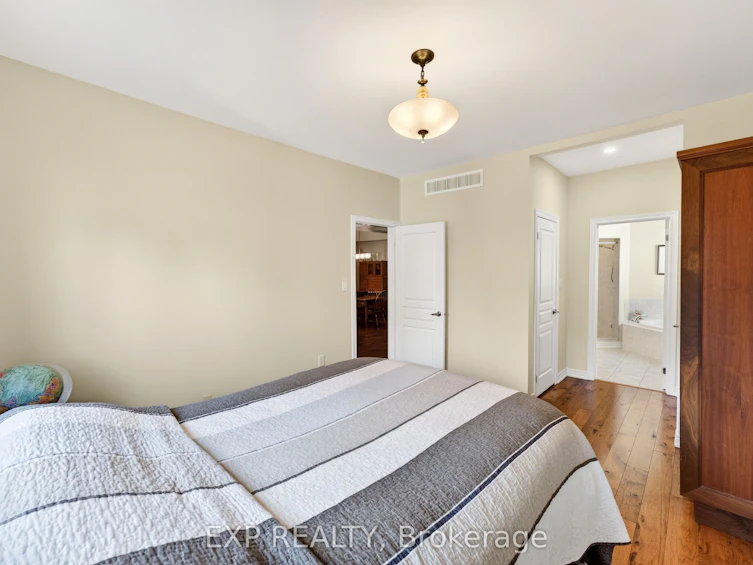 17 Wyndham Circle, Georgina, ON, L0E 1R0 - 21