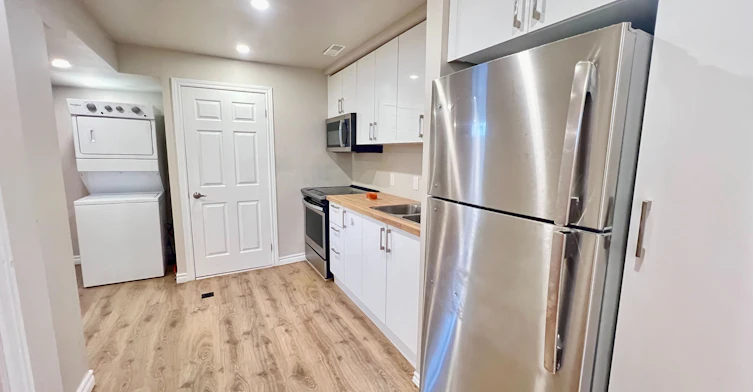 Lower-205 Talbot Crescent, Newmarket, ON, L3Y 1A4 - 4