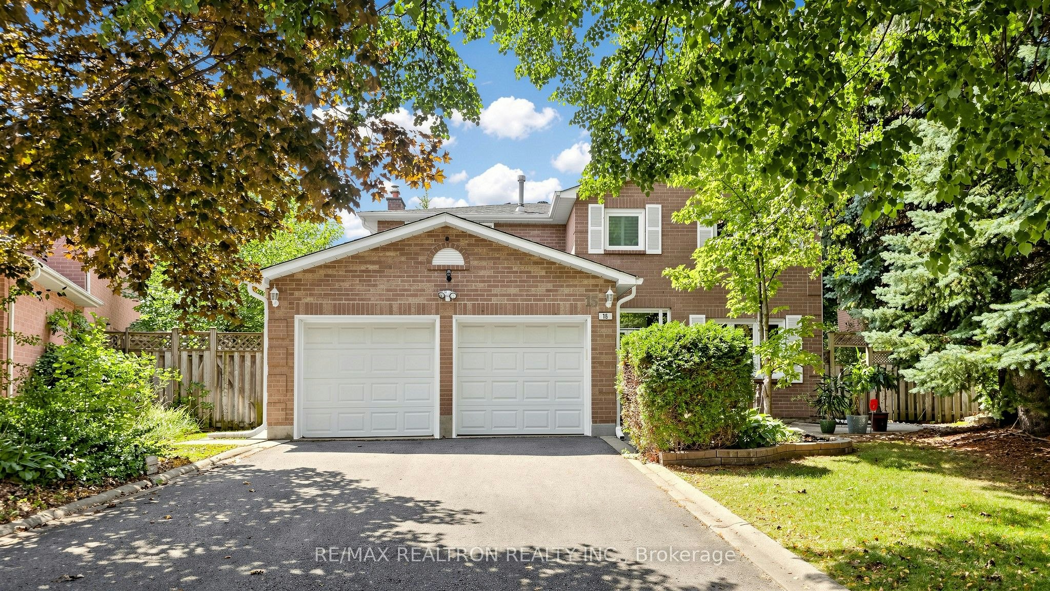 15 Rainey Court, Richmond Hill, ON, L4C 9L4