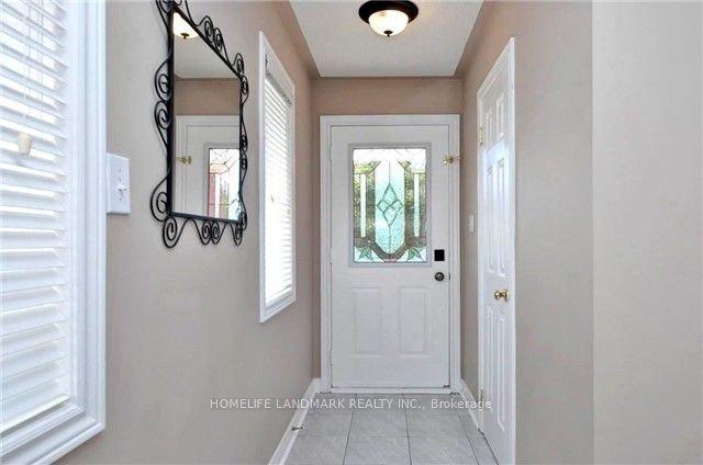 48 Widdifield Avenue, Newmarket, ON, L3X 1Z4 - 2