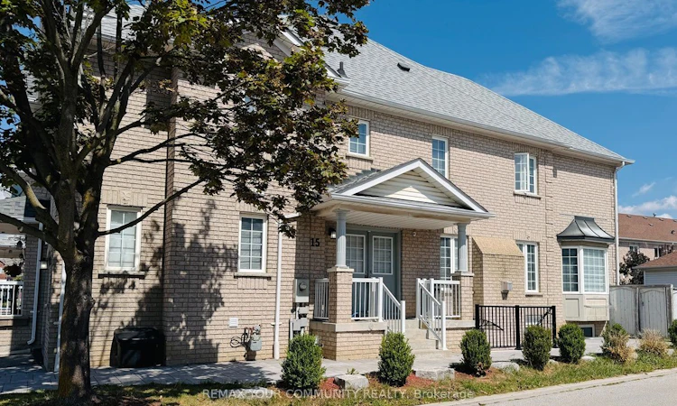 15 Benjamin Hood Crescent