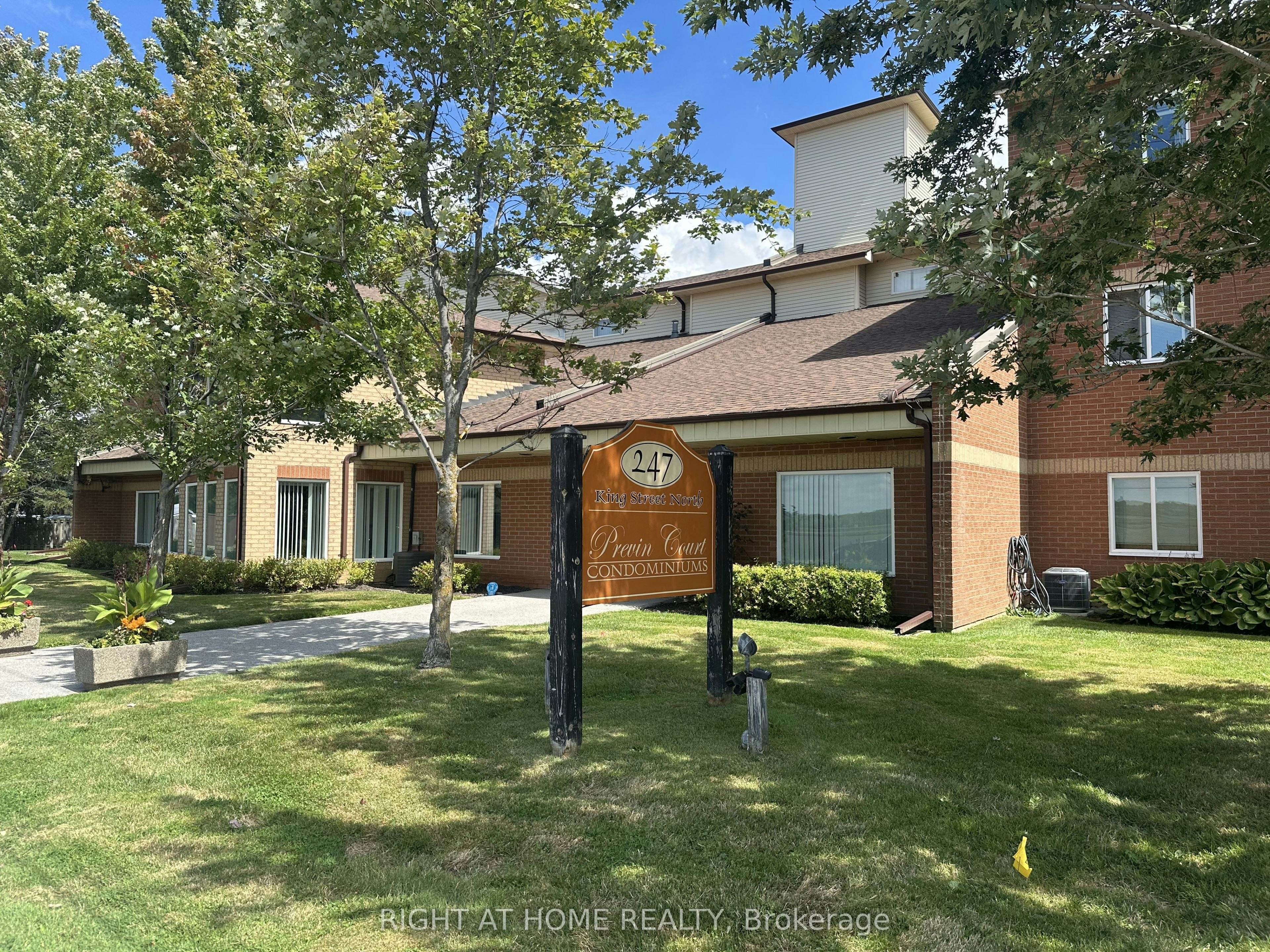 106-247 King Street, New Tecumseth, ON, L9R 1N4