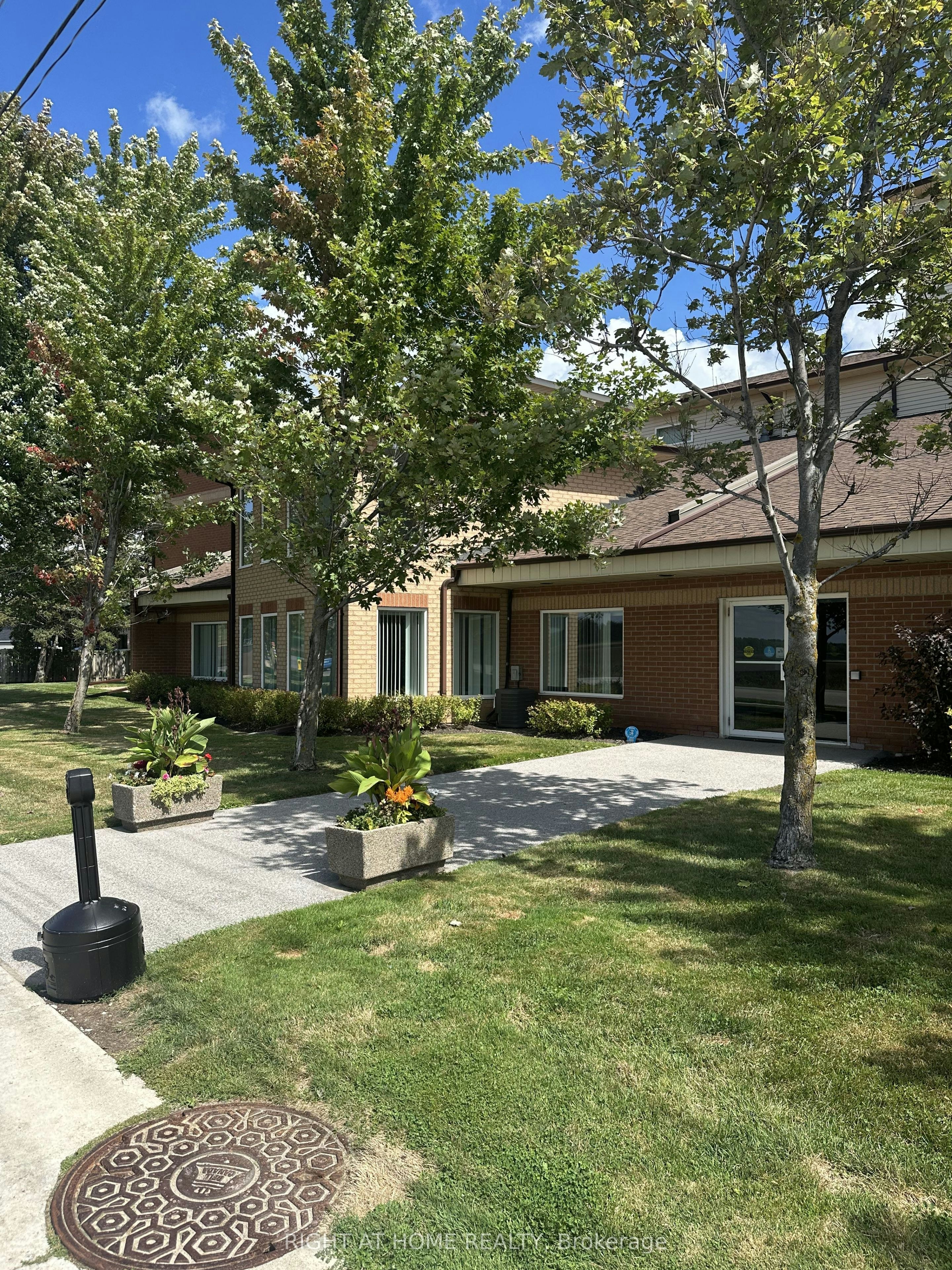 106-247 King Street, New Tecumseth, ON, L9R 1N4 - 2