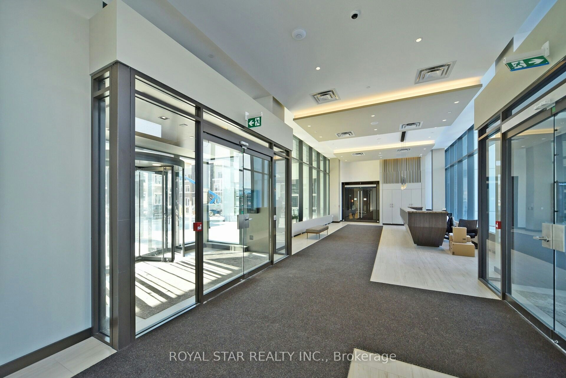 909-10 Honeycrisp Crescent, Vaughan, ON, L4K 0M7 - 5