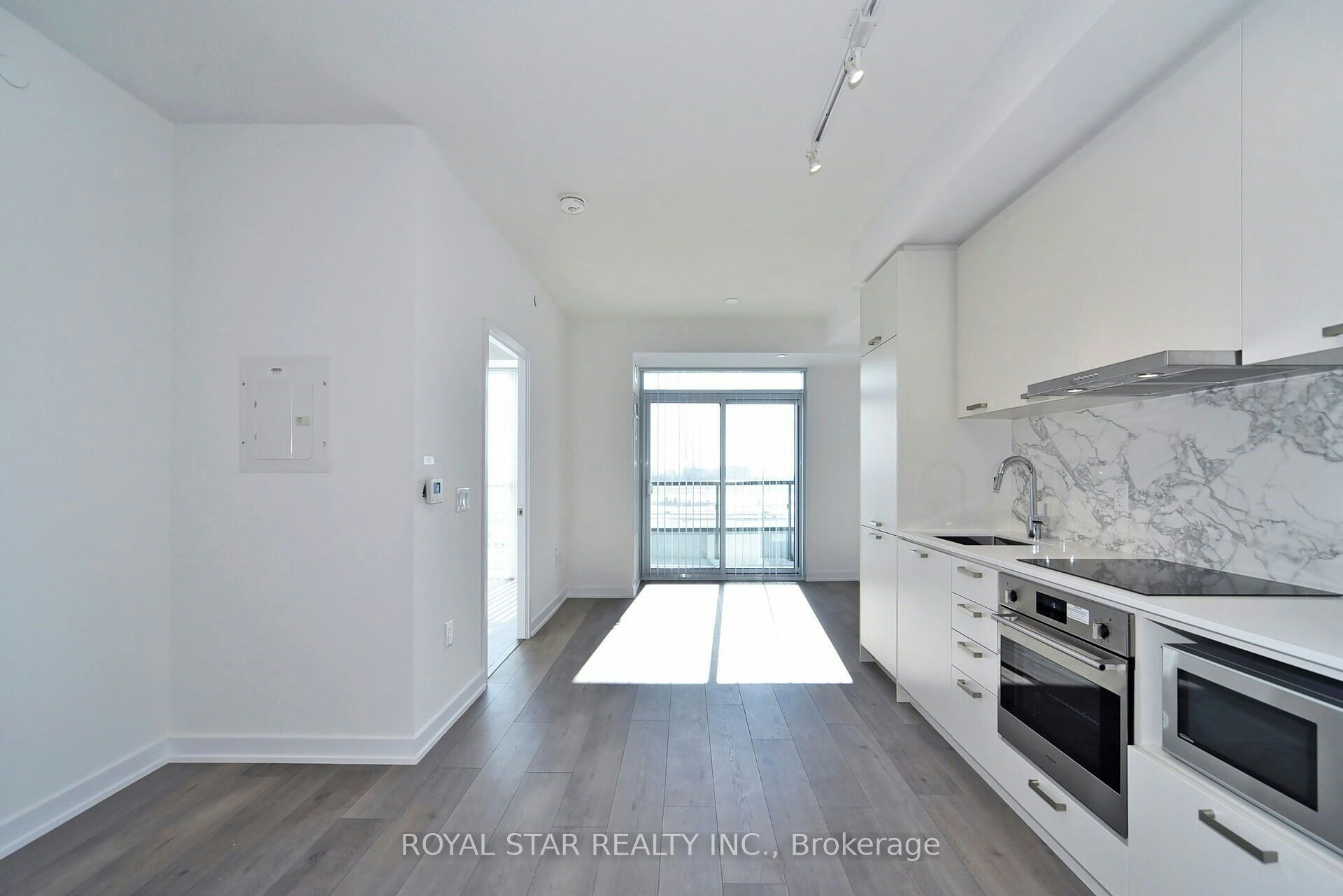 909-10 Honeycrisp Crescent, Vaughan, ON, L4K 0M7 - 25