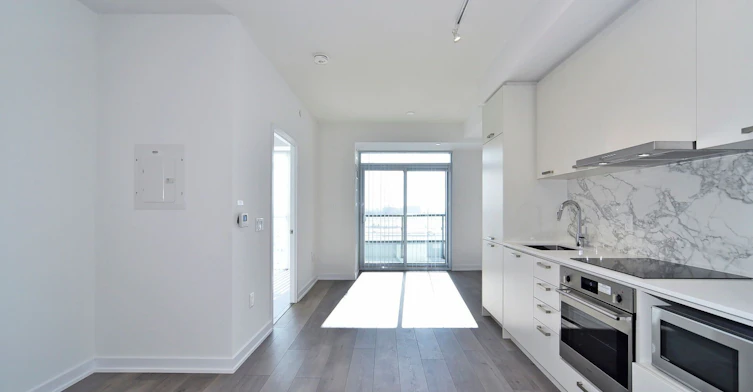909-10 Honeycrisp Crescent, Vaughan, ON, L4K 0M7 - 25