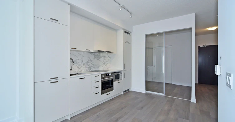 909-10 Honeycrisp Crescent, Vaughan, ON, L4K 0M7 - 23