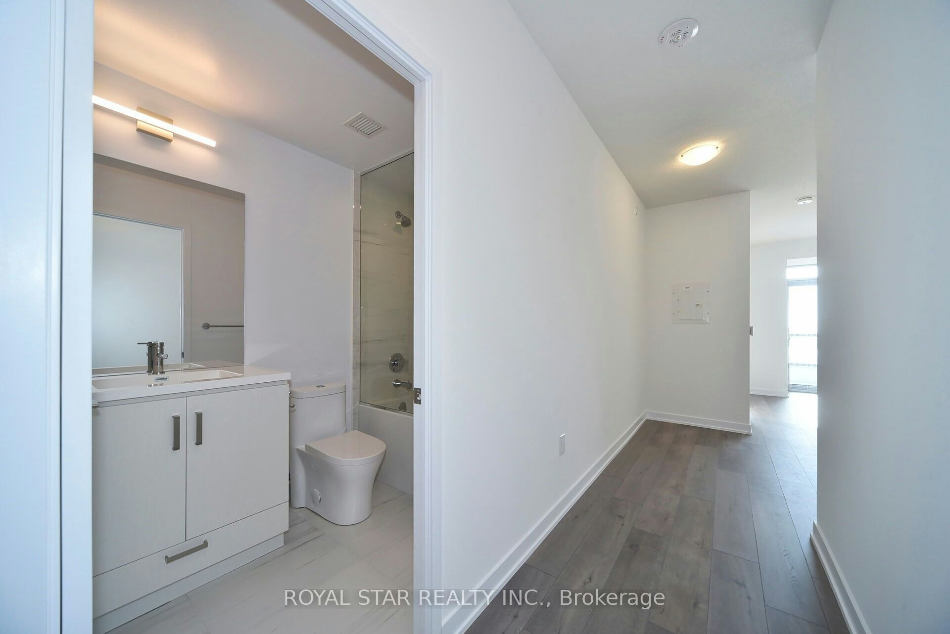 909-10 Honeycrisp Crescent, Vaughan, ON, L4K 0M7 - 12
