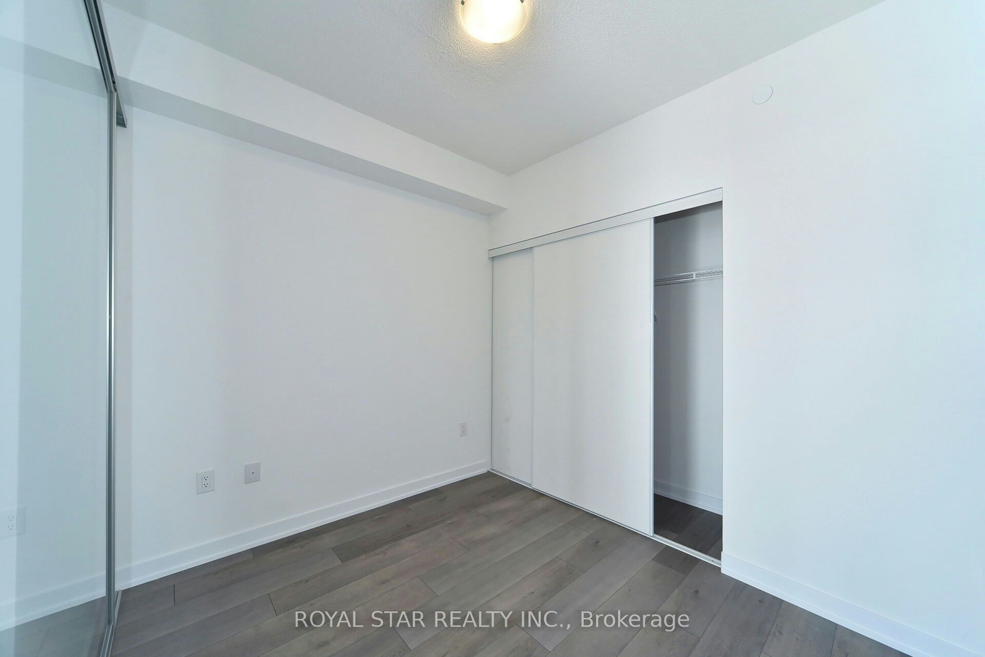 909-10 Honeycrisp Crescent, Vaughan, ON, L4K 0M7 - 18