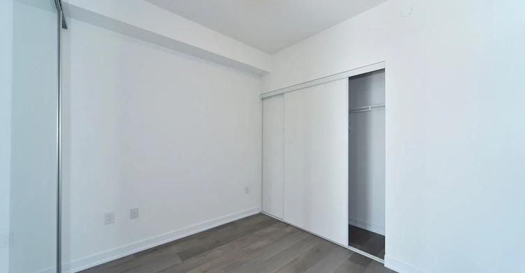 909-10 Honeycrisp Crescent, Vaughan, ON, L4K 0M7 - 18