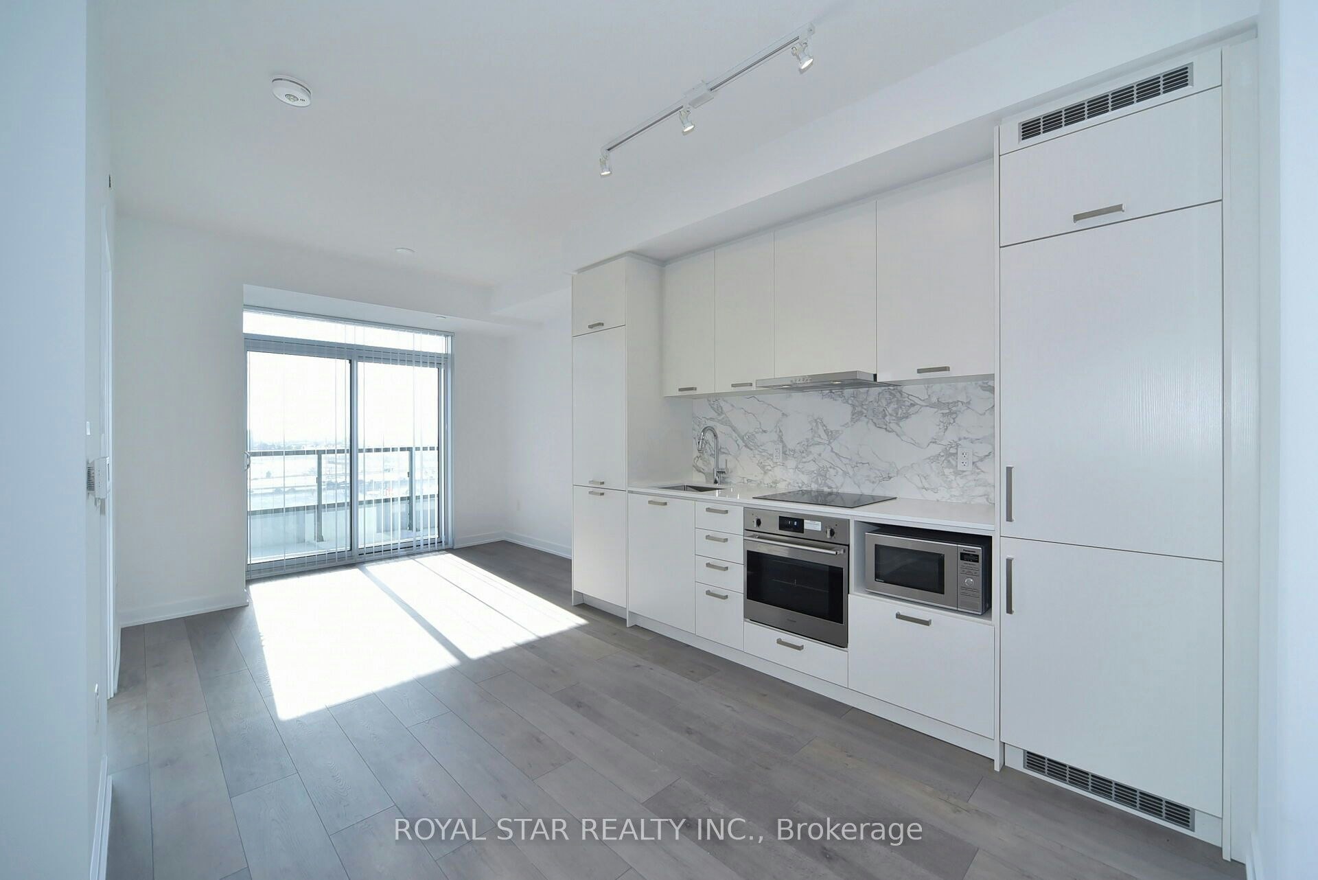 909-10 Honeycrisp Crescent, Vaughan, ON, L4K 0M7 - 21