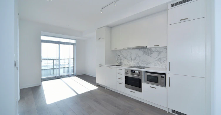 909-10 Honeycrisp Crescent, Vaughan, ON, L4K 0M7 - 21