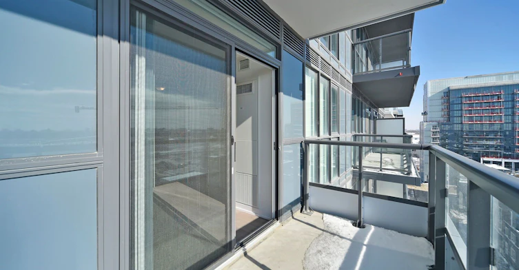 909-10 Honeycrisp Crescent, Vaughan, ON, L4K 0M7 - 35