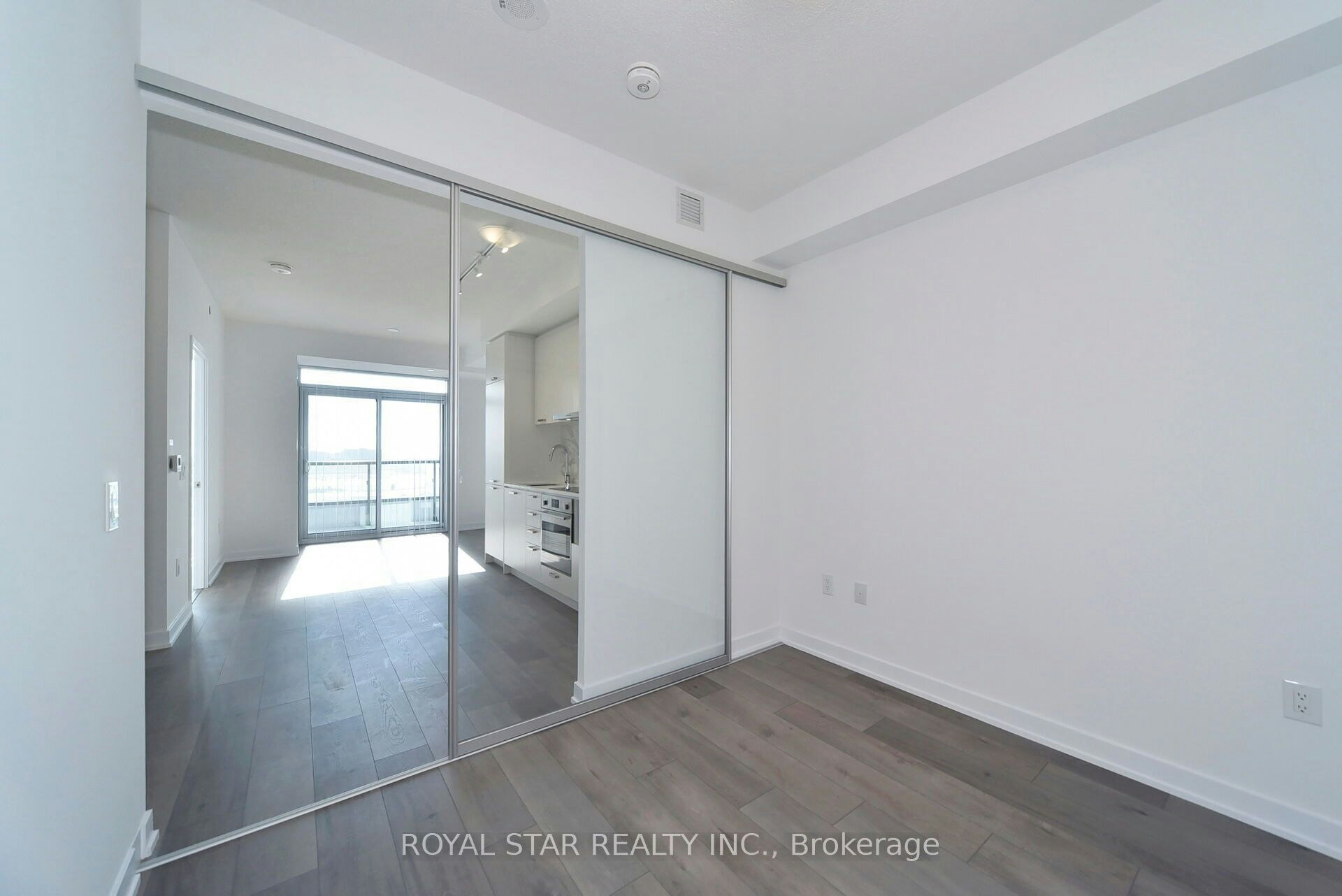 909-10 Honeycrisp Crescent, Vaughan, ON, L4K 0M7 - 20