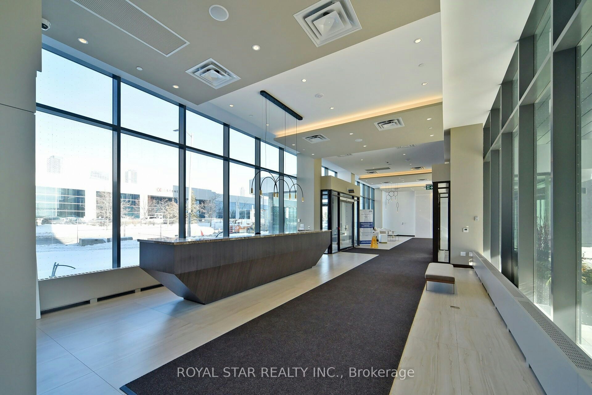 909-10 Honeycrisp Crescent, Vaughan, ON, L4K 0M7 - 6