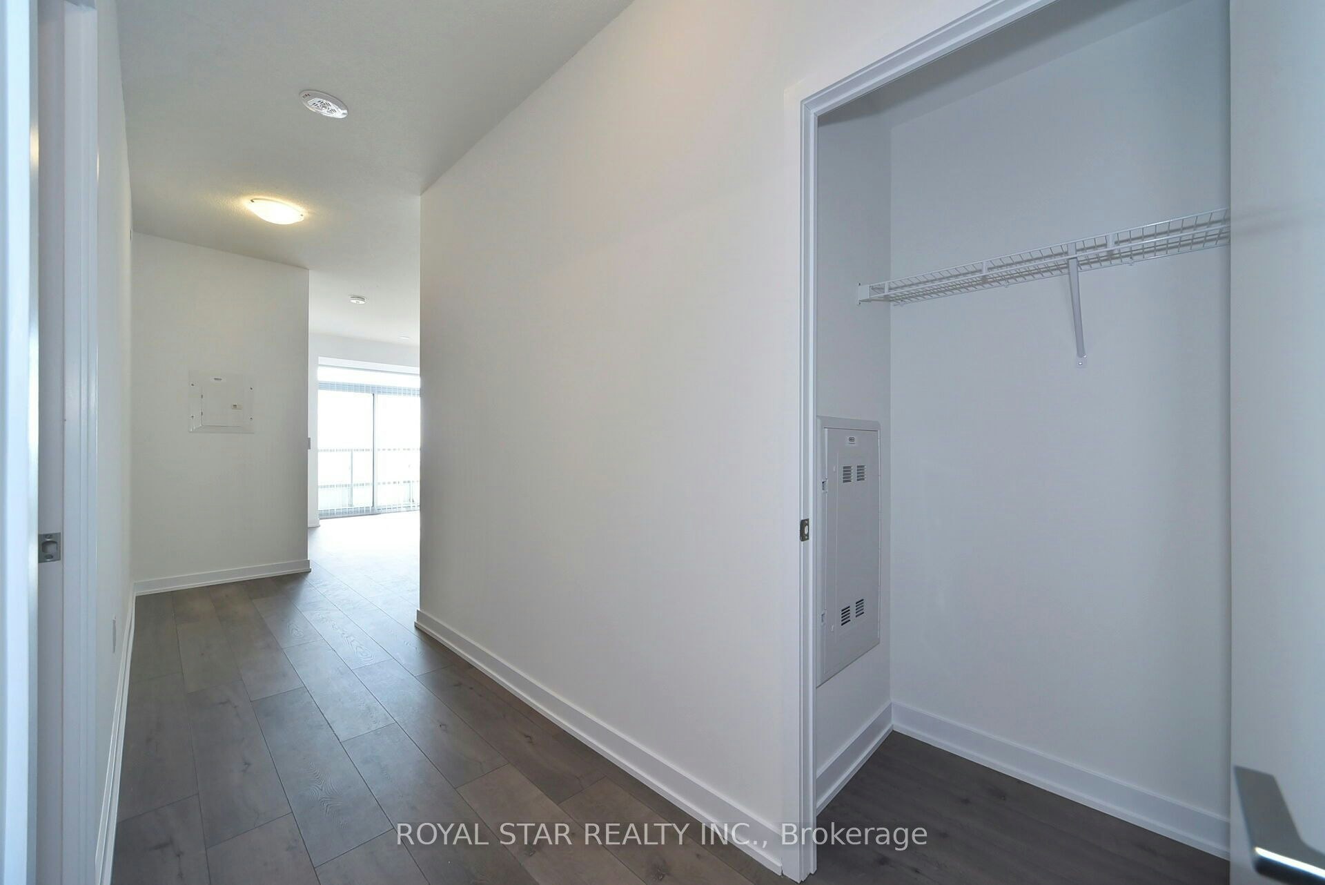 909-10 Honeycrisp Crescent, Vaughan, ON, L4K 0M7 - 11