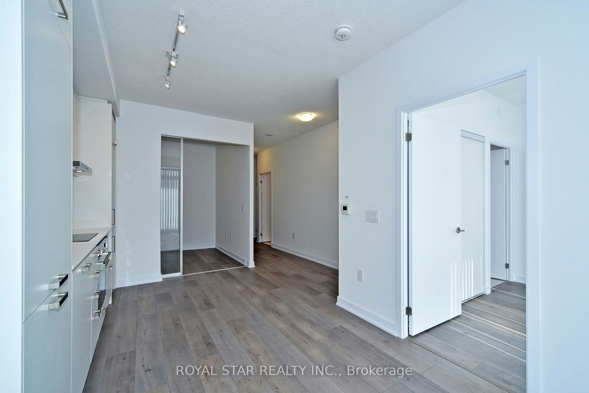 909-10 Honeycrisp Crescent, Vaughan, ON, L4K 0M7 - 28