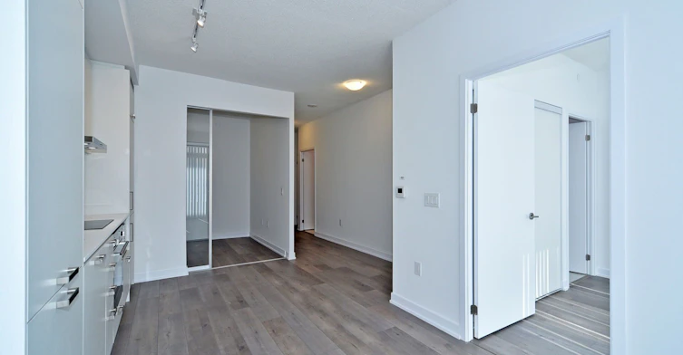 909-10 Honeycrisp Crescent, Vaughan, ON, L4K 0M7 - 28