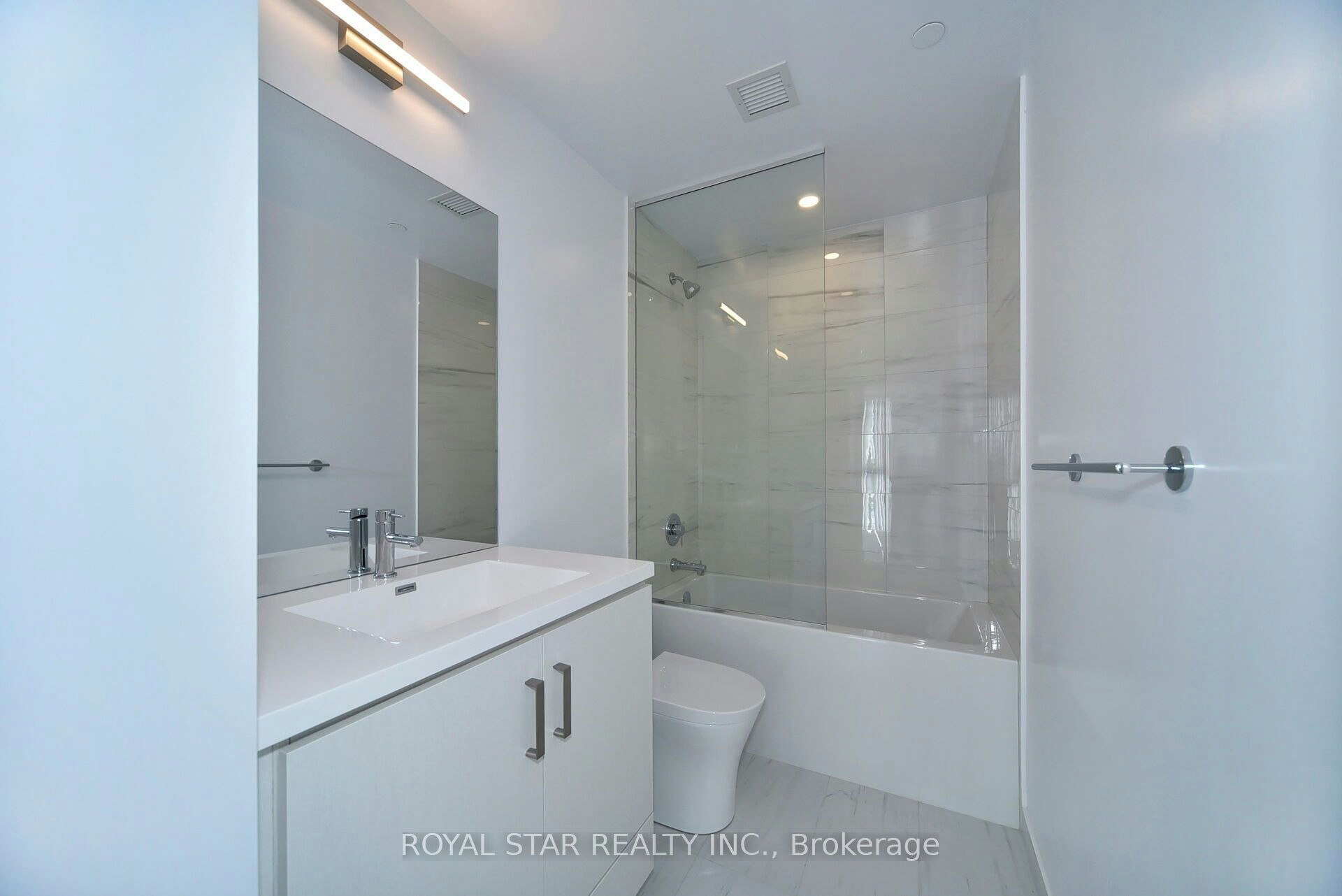 909-10 Honeycrisp Crescent, Vaughan, ON, L4K 0M7 - 32