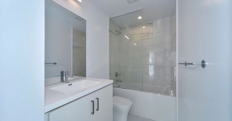 909-10 Honeycrisp Crescent, Vaughan, ON, L4K 0M7 - 32