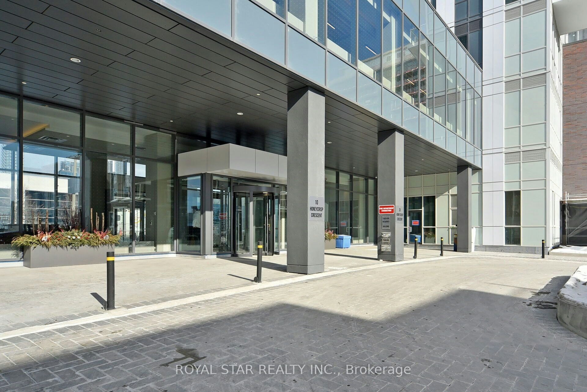 909-10 Honeycrisp Crescent, Vaughan, ON, L4K 0M7 - 3