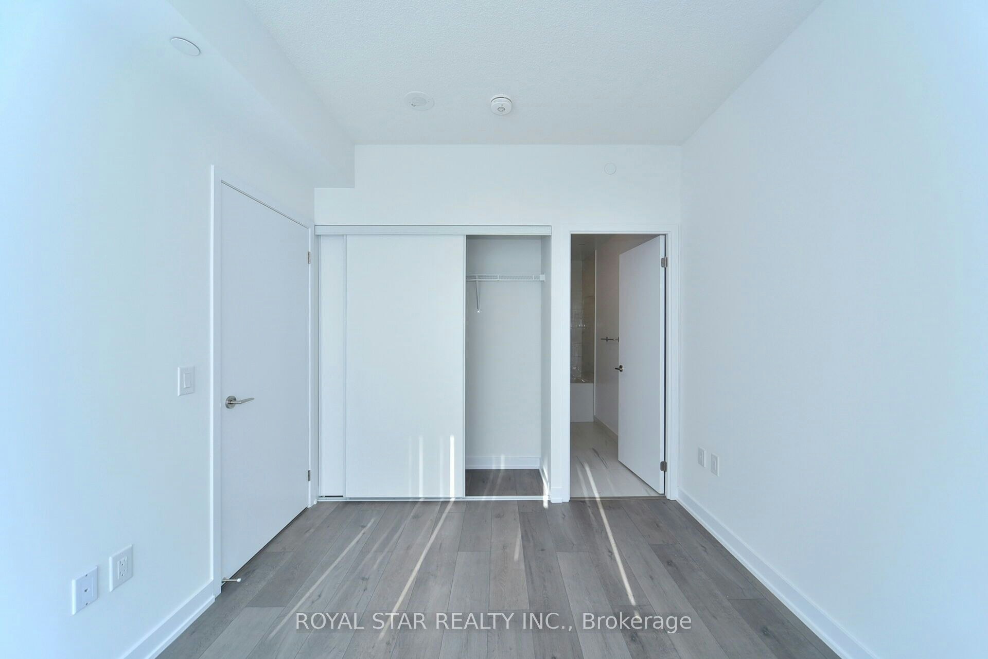 909-10 Honeycrisp Crescent, Vaughan, ON, L4K 0M7 - 30