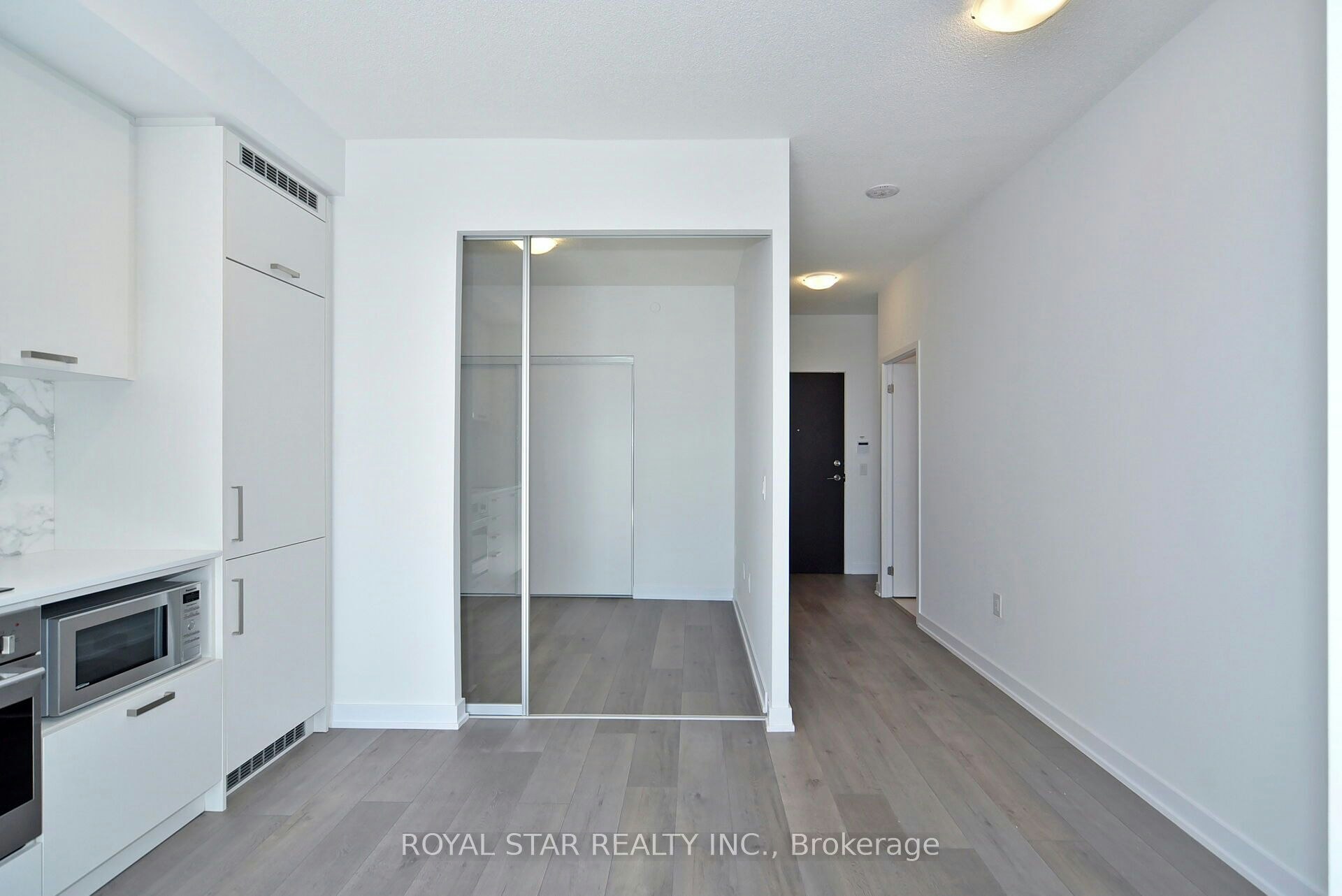 909-10 Honeycrisp Crescent, Vaughan, ON, L4K 0M7 - 17