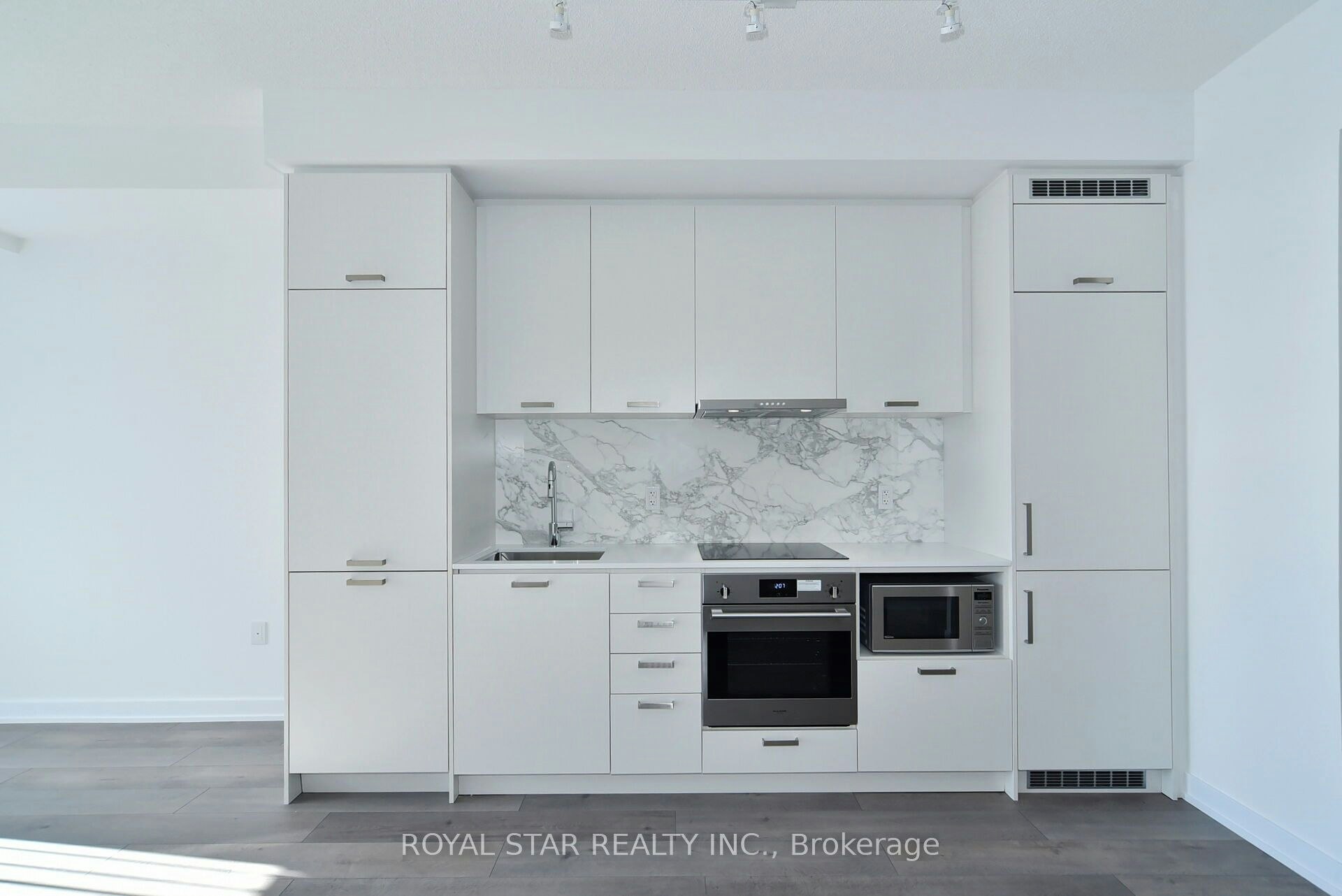 909-10 Honeycrisp Crescent, Vaughan, ON, L4K 0M7 - 22