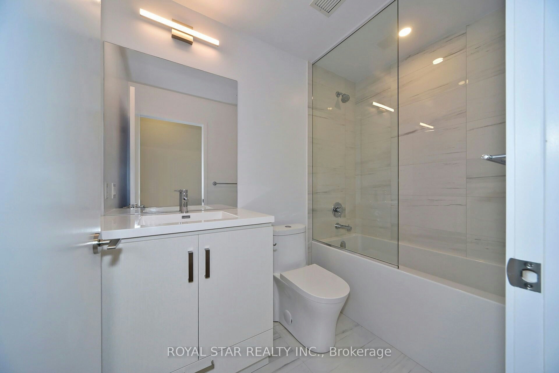 909-10 Honeycrisp Crescent, Vaughan, ON, L4K 0M7 - 13