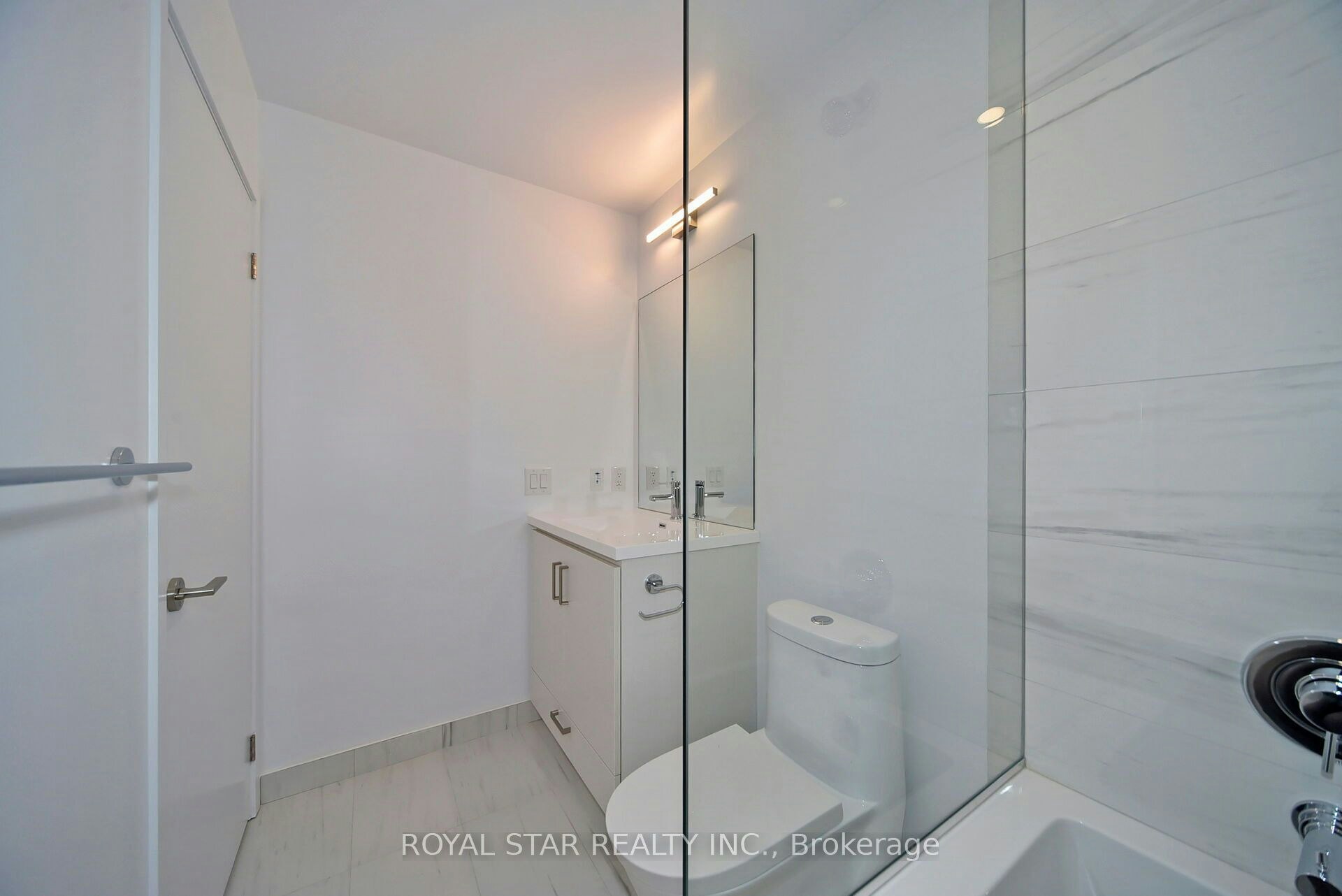 909-10 Honeycrisp Crescent, Vaughan, ON, L4K 0M7 - 14