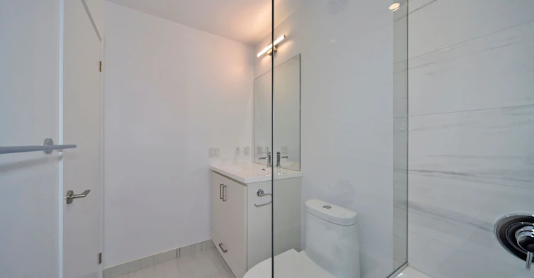 909-10 Honeycrisp Crescent, Vaughan, ON, L4K 0M7 - 14