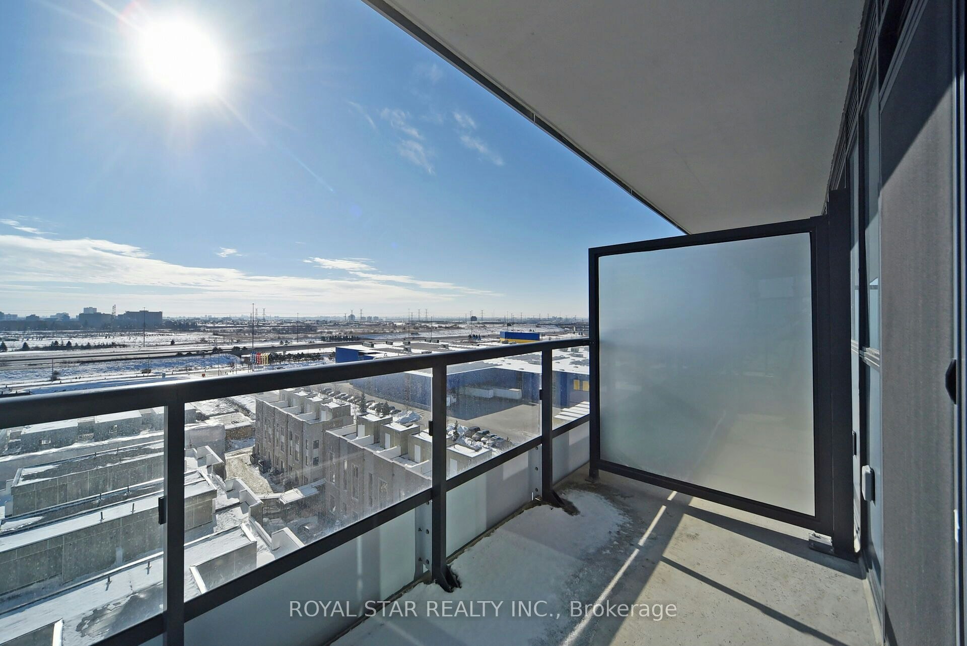 909-10 Honeycrisp Crescent, Vaughan, ON, L4K 0M7 - 37