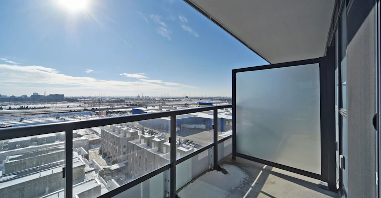 909-10 Honeycrisp Crescent, Vaughan, ON, L4K 0M7 - 37