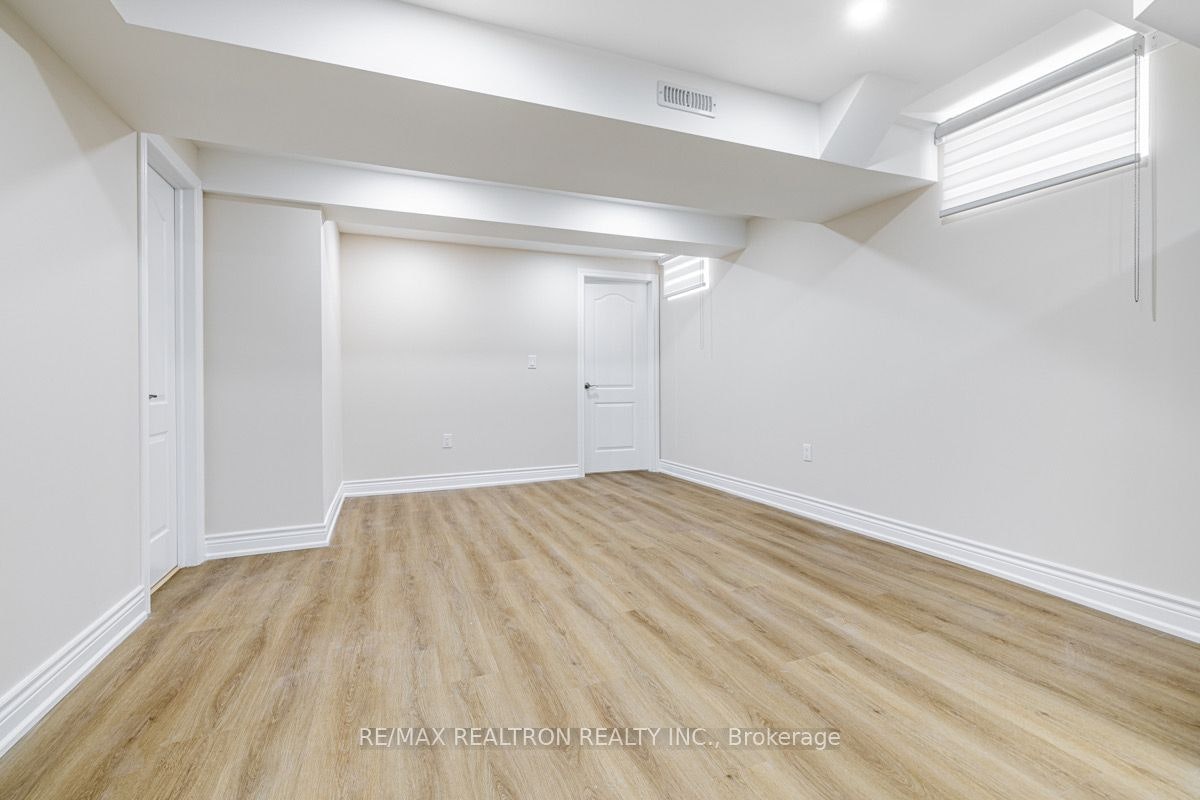 103 Beverley Glen Boulevard, Vaughan, ON, L4J 7V2 - 6