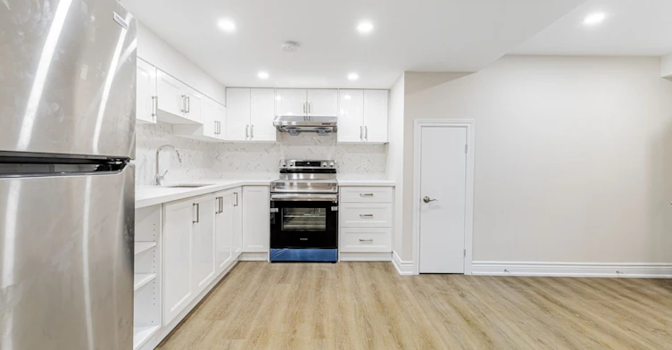 103 Beverley Glen Boulevard, Vaughan, ON, L4J 7V2 - 3