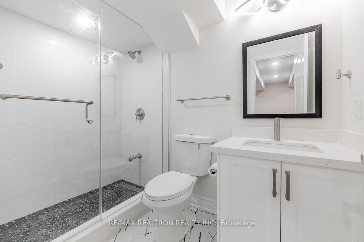 103 Beverley Glen Boulevard, Vaughan, ON, L4J 7V2 - 7