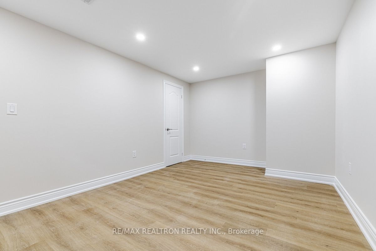 103 Beverley Glen Boulevard, Vaughan, ON, L4J 7V2 - 8