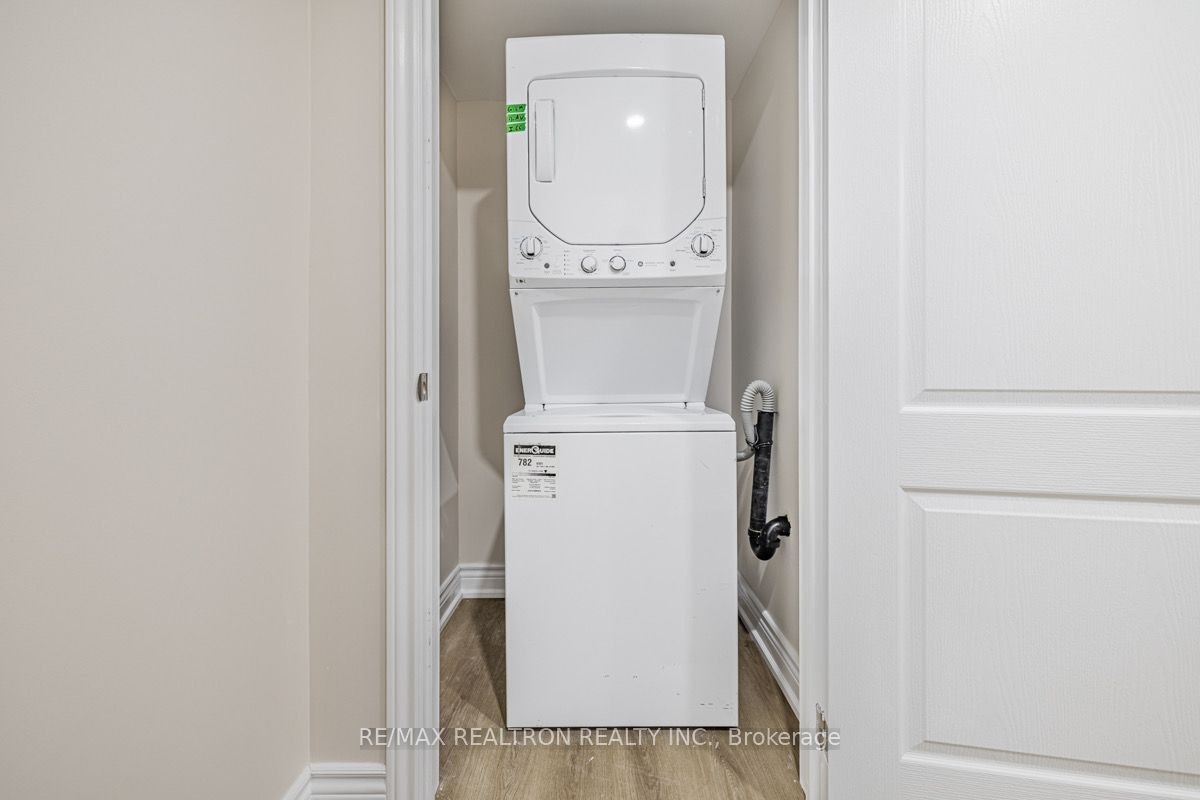 103 Beverley Glen Boulevard, Vaughan, ON, L4J 7V2 - 4