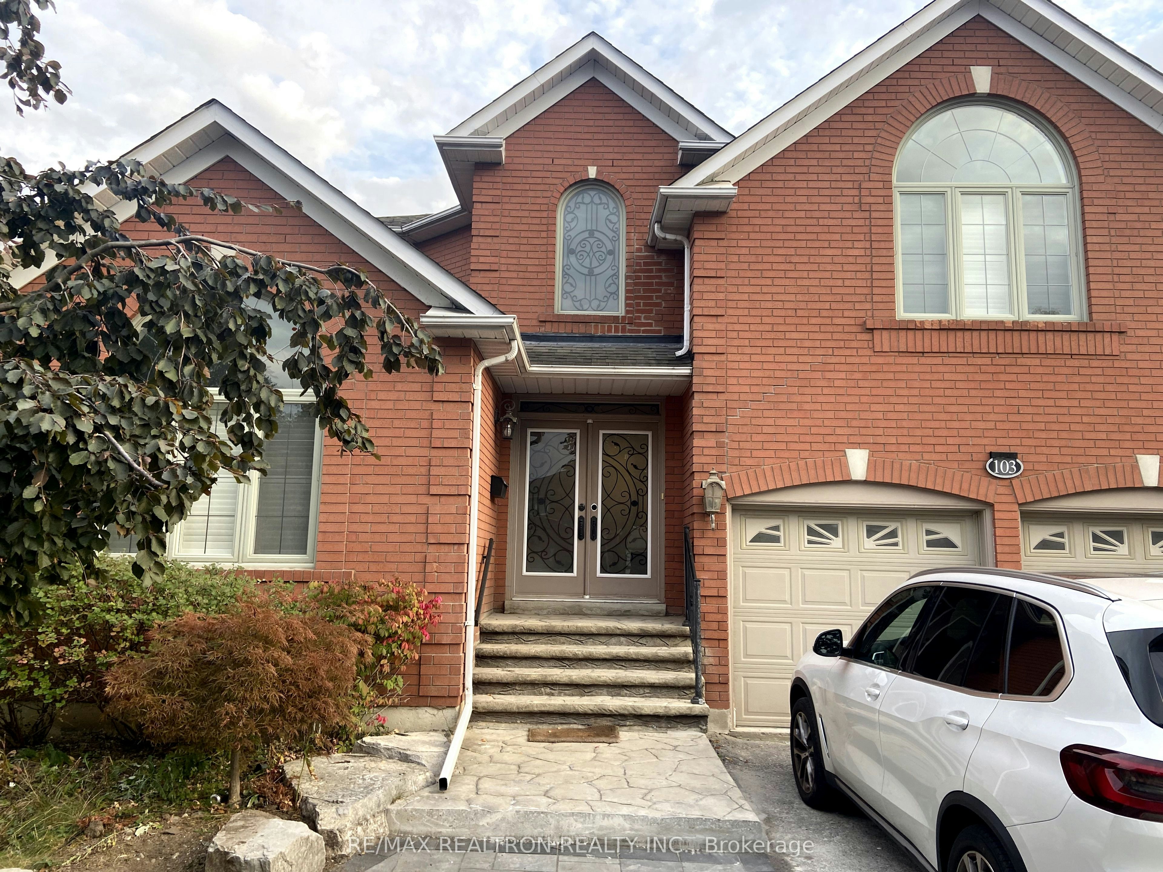 103 Beverley Glen Boulevard, Vaughan, ON, L4J 7V2