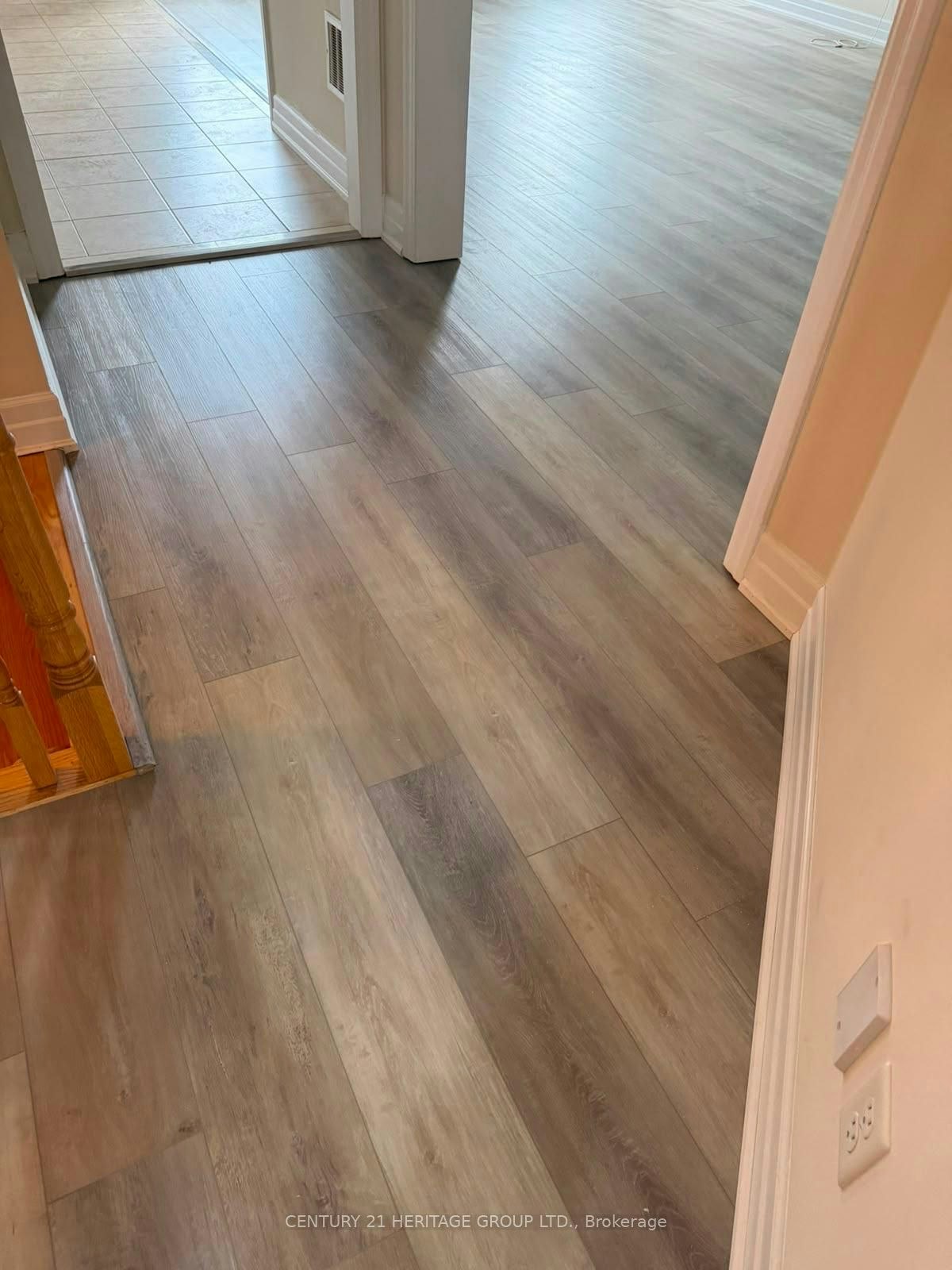 11 Fred Mason Street, Georgina, ON, L4P 0B2 - 3
