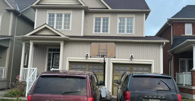 11 Fred Mason Street, Georgina, ON, L4P 0B2