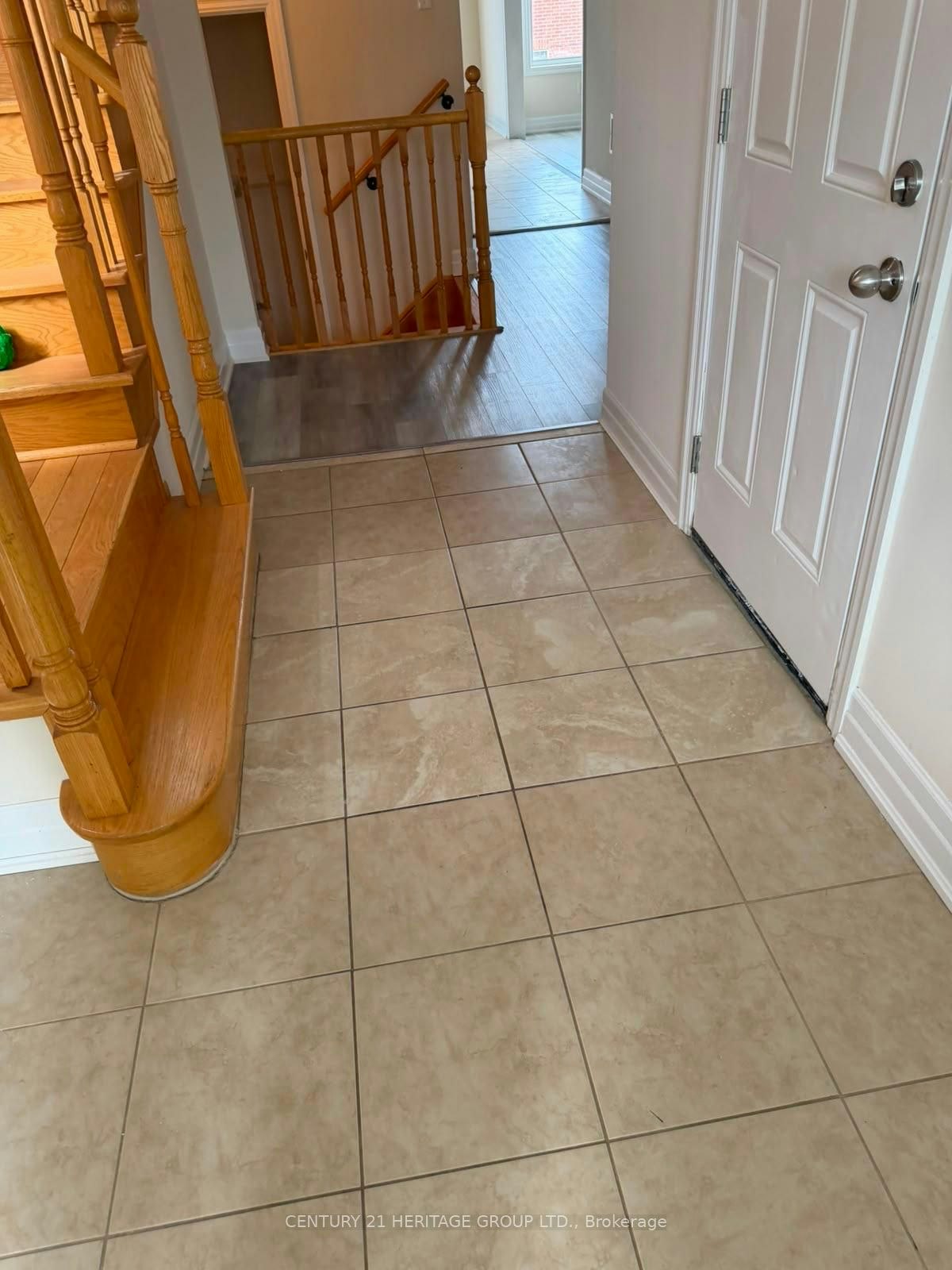 11 Fred Mason Street, Georgina, ON, L4P 0B2 - 2