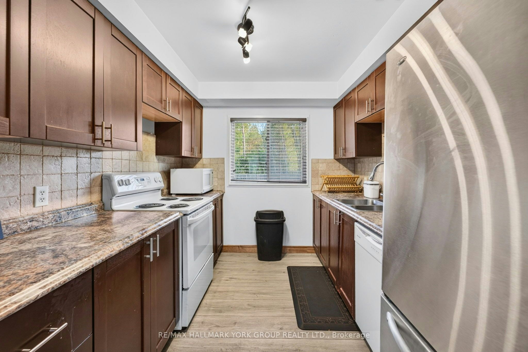 815 Lagoon Drive, Georgina, ON, L0E 1S0 - 11