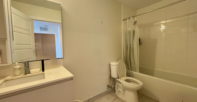 321-25 Water Walk Drive, Markham, ON, L6G 0G3 - 10