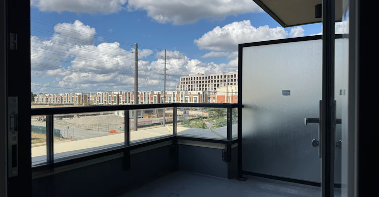 321-25 Water Walk Drive, Markham, ON, L6G 0G3 - 11