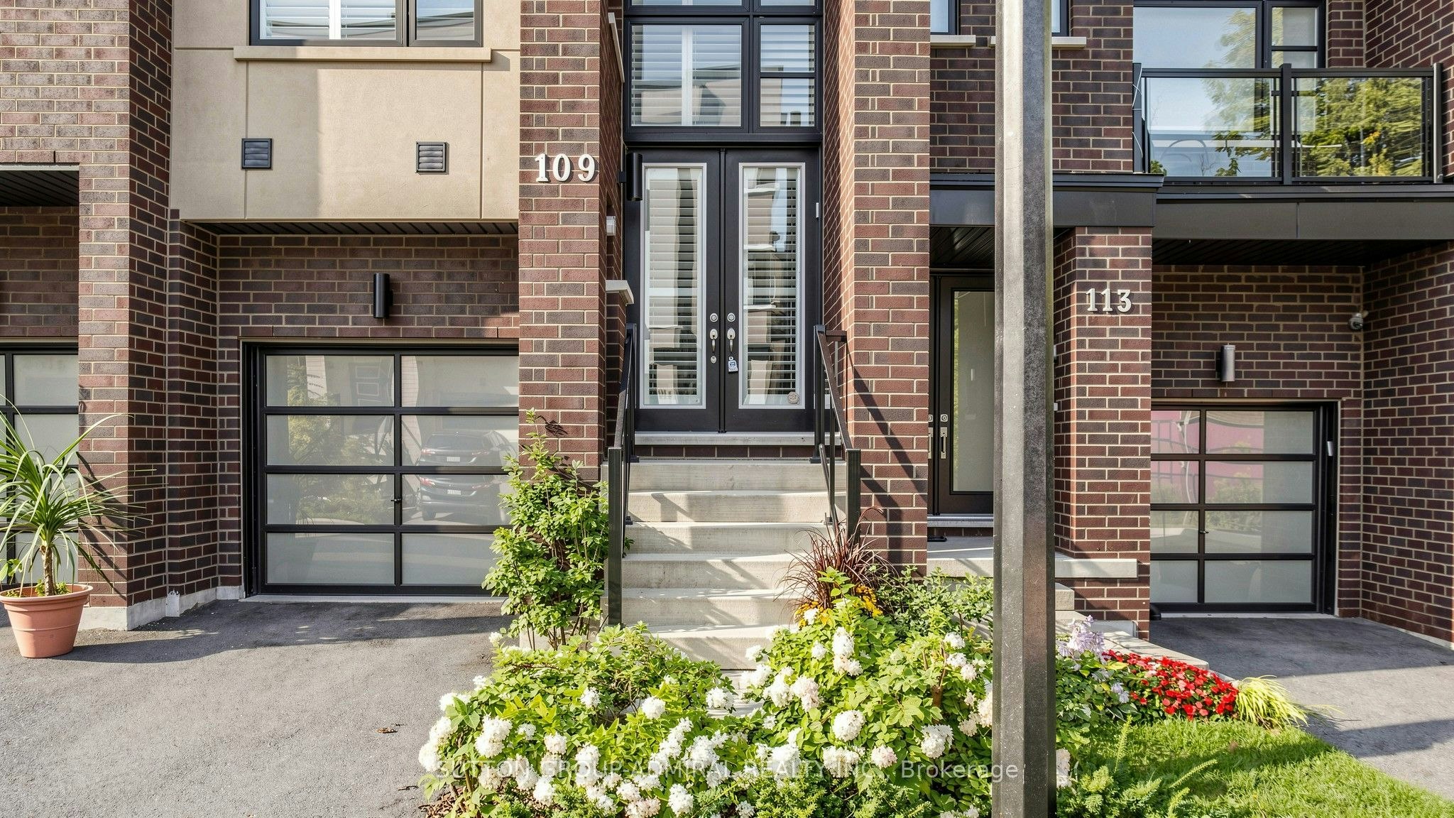 109 Laskin Drive, Vaughan, ON, L6A 5A4 - 2