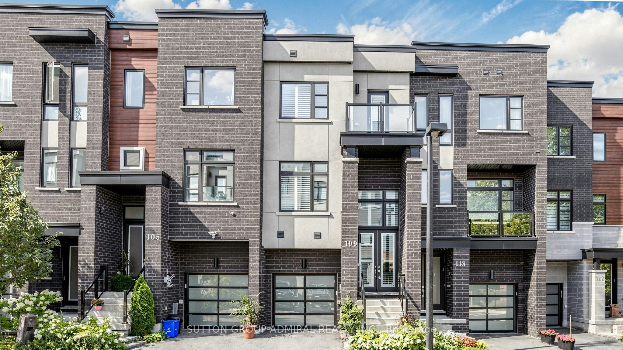 109 Laskin Drive, Vaughan, ON, L6A 5A4