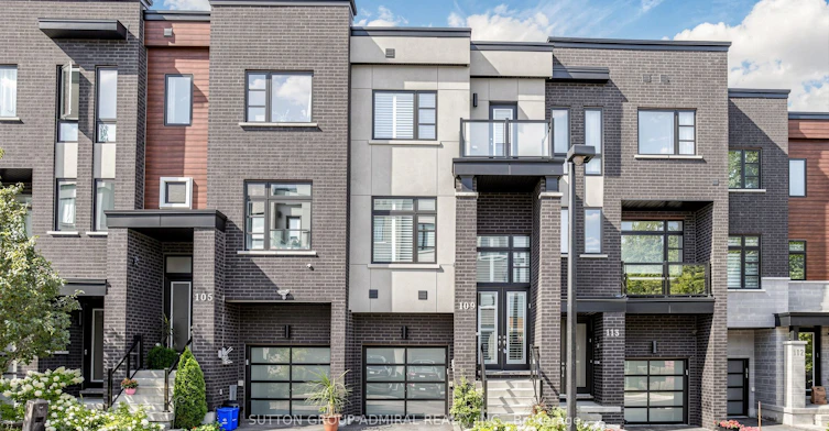 109 Laskin Drive, Vaughan, ON, L6A 5A4